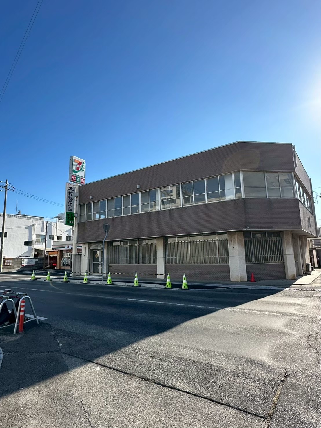 コンビニ駐車場整備（解体工事・整地工事）